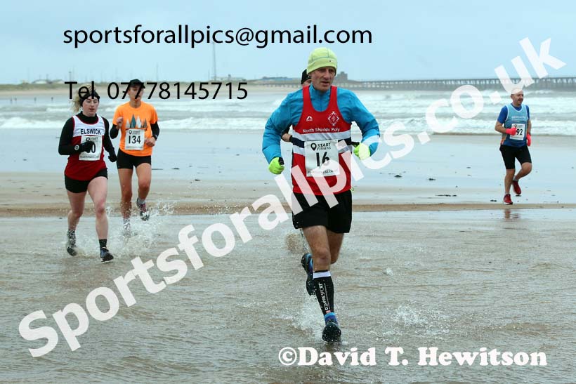 The 2021 Blyth Sands Race, December 5th. Photo: David T. Hewitson/Sports for All Pics